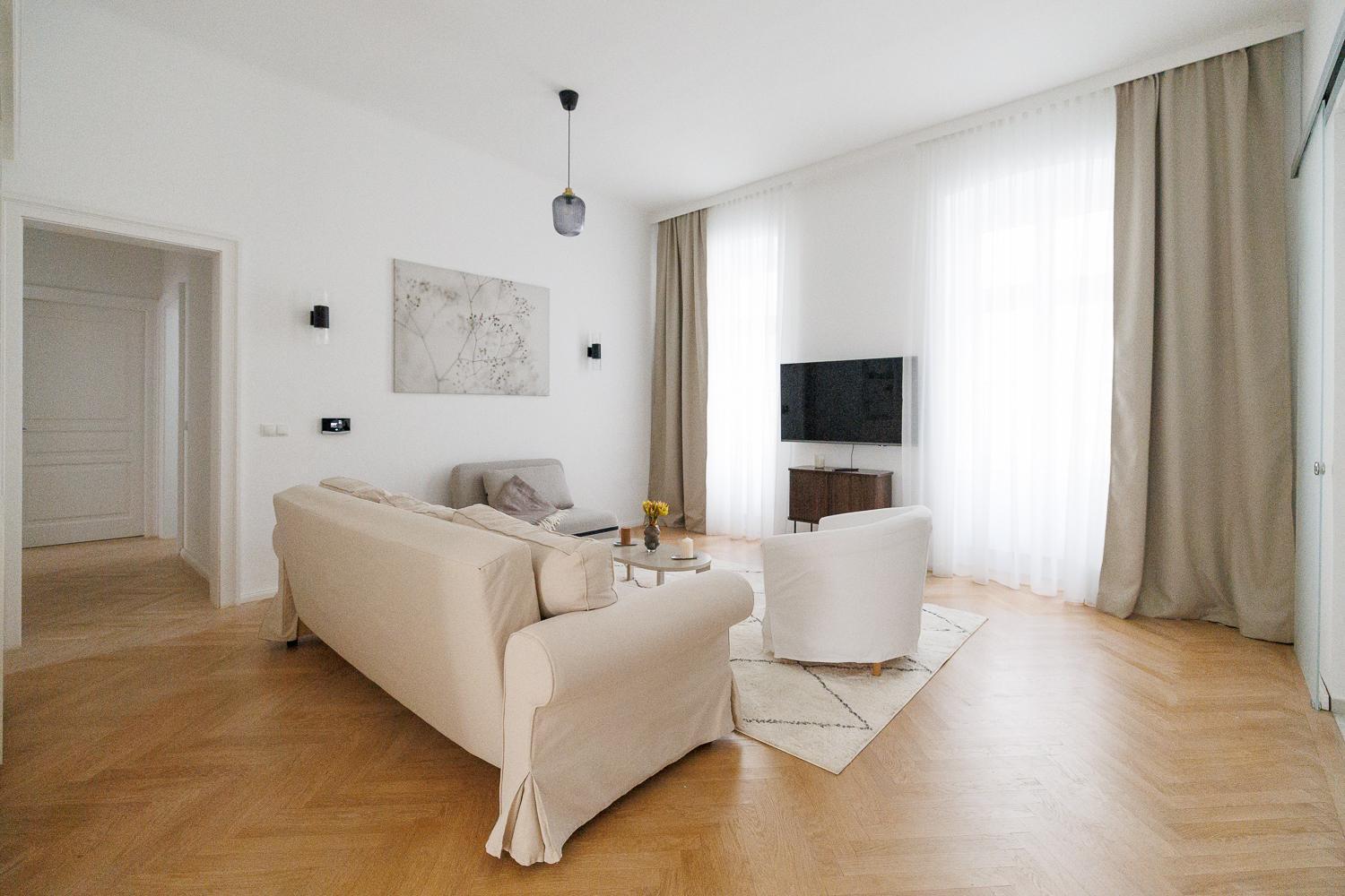 Ultra Spacious 3-bedroom 3-bath Steps From Vienna's Historic Heart Vienne