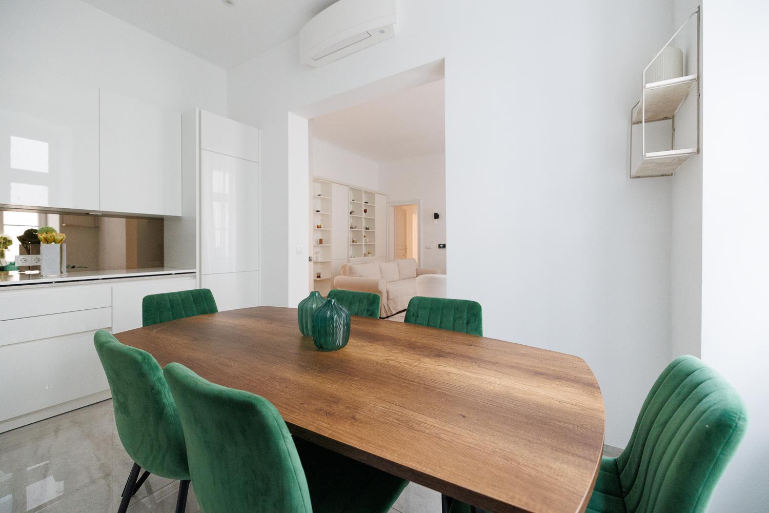 Ultra Spacious 3-bedroom 3-bath Steps From Vienna's Historic Heart Appartement *