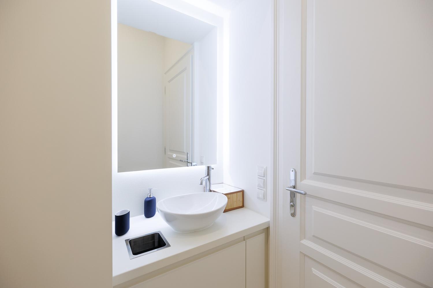 Ultra Spacious 3-bedroom 3-bath Steps From Vienna's Historic Heart Appartement Vienne