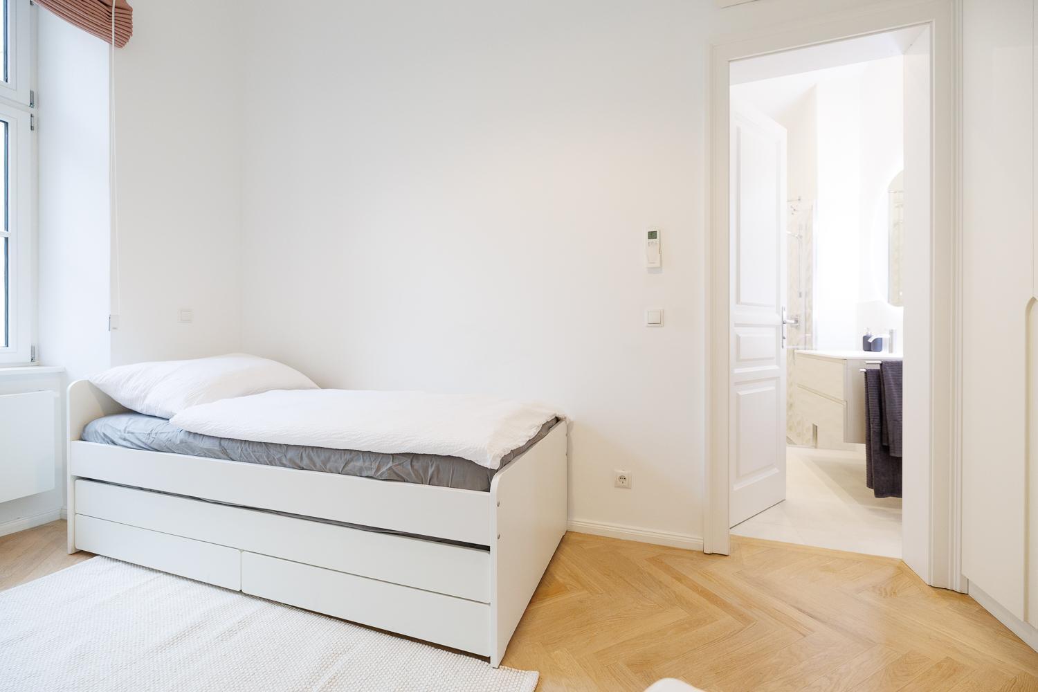 Ultra Spacious 3-bedroom 3-bath Steps From Vienna's Historic Heart * Vienne